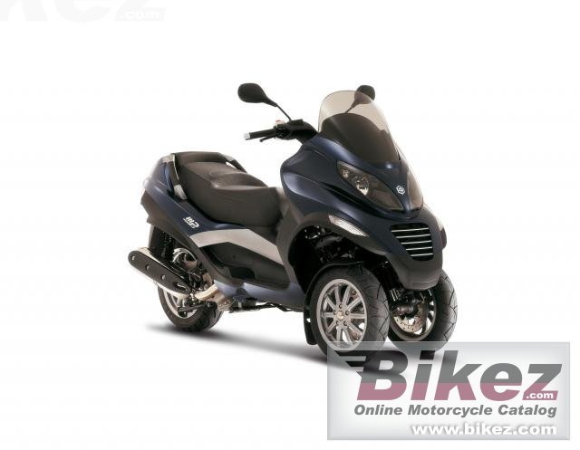 Big Piaggio mp3 400ie picture and wallpaper from Bikez.com